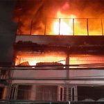 Kebakaran Hanguskan Ruko Tiga Lantai di Tamansari Jakbar