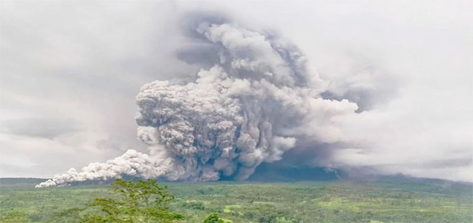Semeru Meletus, Pendaki Terjebak di Ranu Kumbolo