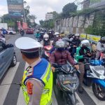 Antisipasi Lonjakan Wisatawan ke Lembang, Polisi Pertebal Penjagaan di Titik Macet