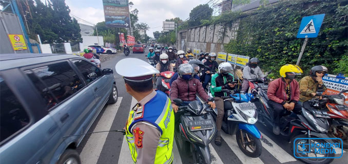 Antisipasi Lonjakan Wisatawan ke Lembang, Polisi Pertebal Penjagaan di Titik Macet