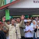 Prabowo Kenalkan Seskab Teddy di Posko Pengungsian Langkat Kini Berpangkat Letkol