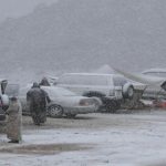 Salju Langka Tutupi Arab Saudi Dari Pegunungan Hingga Gurun