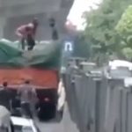 Viral ‘Bajing Loncat’ Jarah Truk di Cakung, Polisi Selidiki