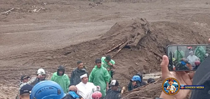 Longsor Bandung Barat 8 Tewas, 82 Warga Masih Hilang